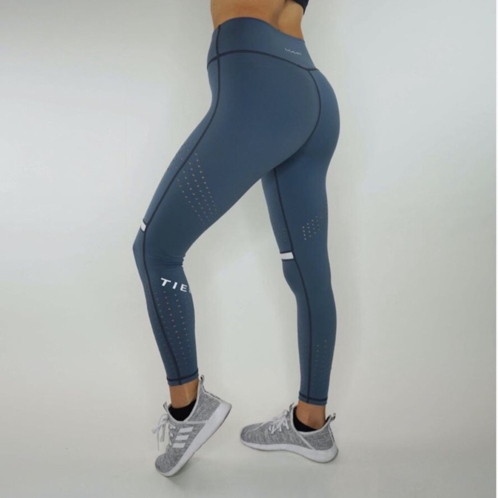 Tier | Flow Cut Out Leggings S